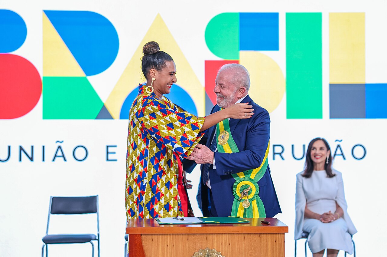 Presidente Lula empossa Anielle Franco como Ministra de Estado da Igualdade Racial em cerimônia no Palácio do Planalto.